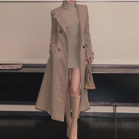 Double Breasted Fitted Coat - Picture 2 of 7